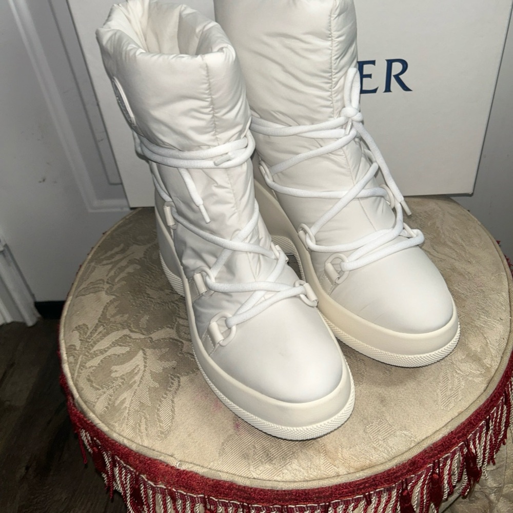 new Moncler Women's Resile Apres Ankle Tie light beige Boots Sz 38.5 - Picture 11 of 16